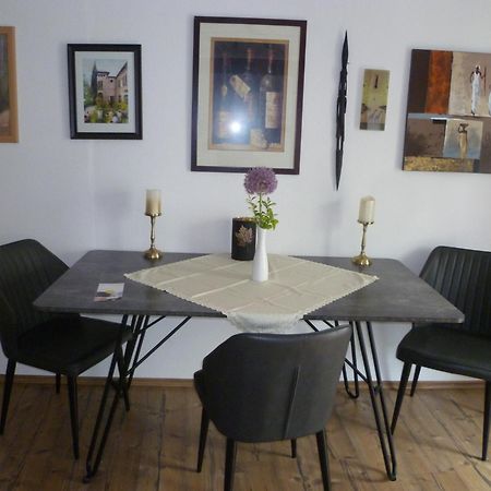 Ferienwohnung Ehlen Im Alten Winzerhaus Цельтінґен-Рахтіґ Екстер'єр фото